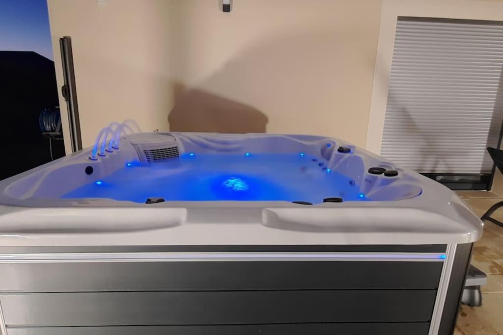 Villa Drome Jacuzzi La Maison D'A Cote Chatuzange-le-Goubet ภายนอก รูปภาพ